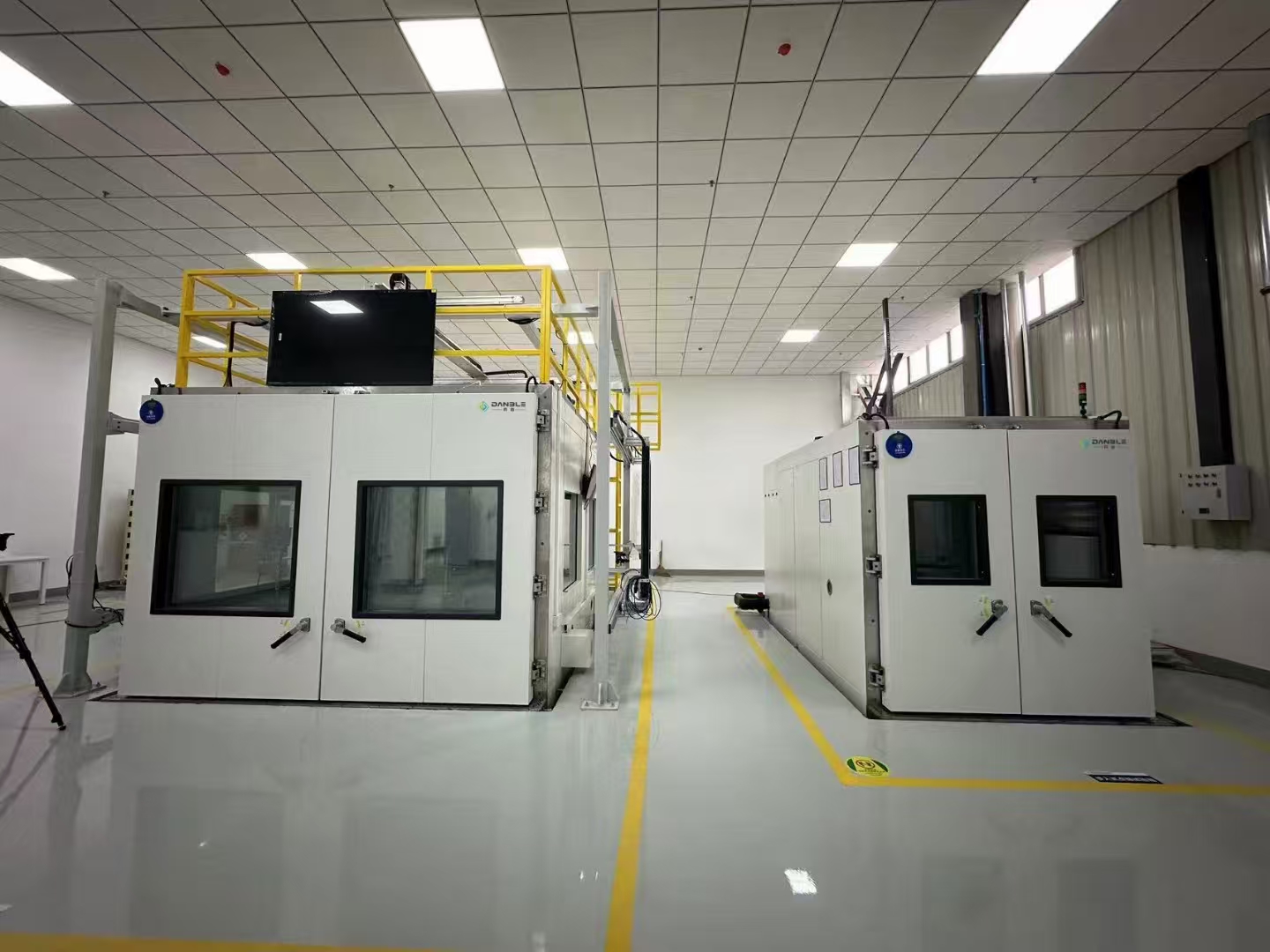 automotive-airbag-safety-test-chamber
